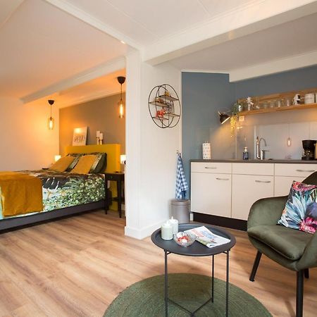 D' Ald Skoalle - Sfeervol Appartement In Oude School. Wijtgaard 外观 照片