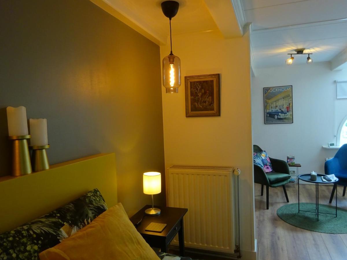 D' Ald Skoalle - Sfeervol Appartement In Oude School. Wijtgaard 外观 照片